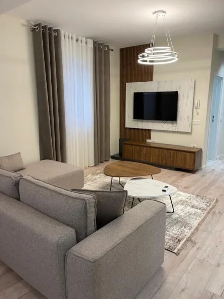 Tirane, jepet me qera apartament 2+1+Ballkon Kati 3, 120 m² 500 € (Rruga shefqet Kuka)