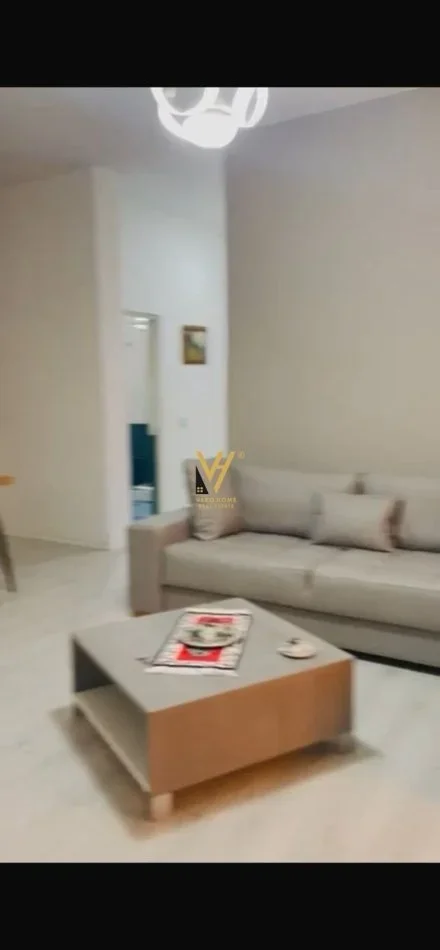 Tirane, jepet me qera apartament 1+1+Ballkon Kati 2, 70 m² 600 € (BULEVARDI ZOGU I PARE)