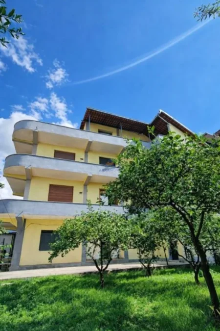 Tirane, shitet shtepi 3 Katshe Kati 3, 650 m² 600.000 € 
