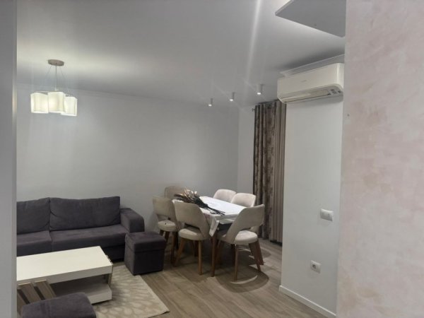 Tirane, jepet me qera apartament 1+1 Kati 3, 55 m² 500 € (Rruga Idriz Dollaku, Ali Demi)