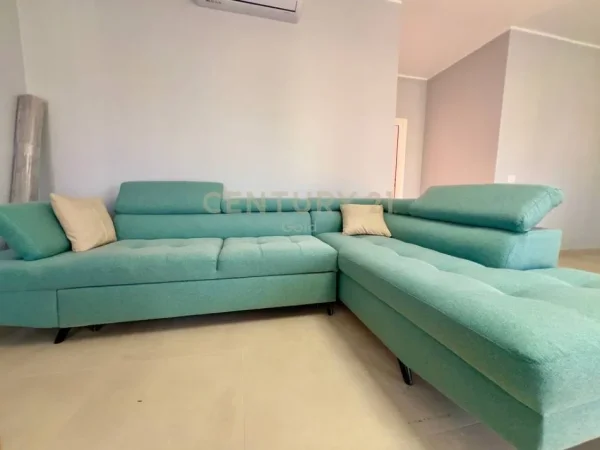 Tirane, jepet me qera apartament 2+1 , 115 m² 750 € 