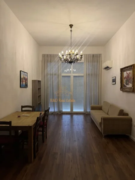 Tirane, jepet me qera apartament 2+1+Ballkon Kati 8, 110 m² 650 € (Mbrapa Ring Center)