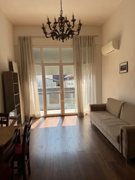 Tirane, jepet me qera apartament 2+1+Ballkon Kati 8, 110 m² 650 € (Mbrapa Ring Center)