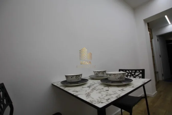 Tirane, jepet me qera apartament 1+1 Kati 0, 60 m² 650 € (21 DHJETORI)