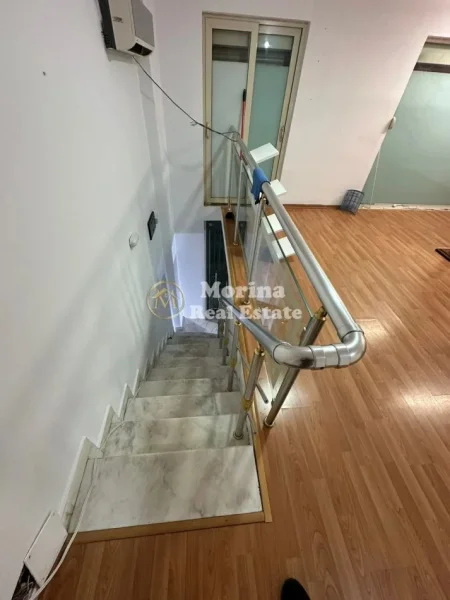 Tirane, jepet me qera ambjent biznesi Kati 0, 50 m² 550 € (Selvia)