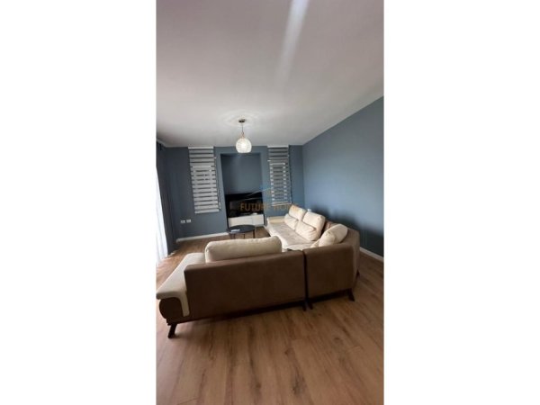 Tirane, jepet me qera apartament 2+1 Kati 3, 130 m² 800 € (Kopshti Botanik)