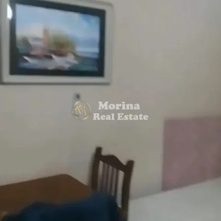 Tirane, jepet me qera garsonier Kati 5, 40 m² 350 € (Shkolla e Bashkuar)