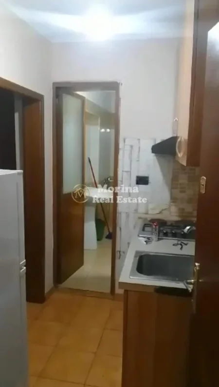 Tirane, jepet me qera garsonier Kati 5, 40 m² 350 € (Shkolla e Bashkuar)