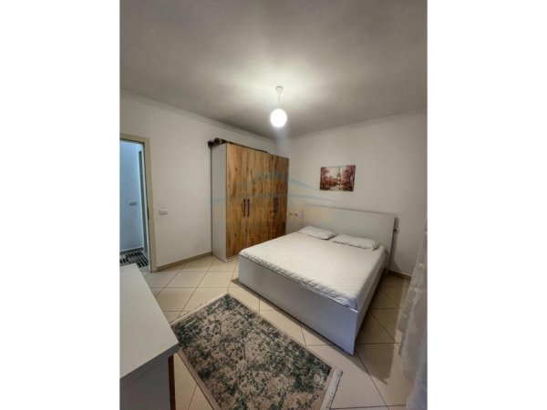 Tirane, jepet me qera apartament 2+1 Kati 1, 83 m² 600 € (Selite)