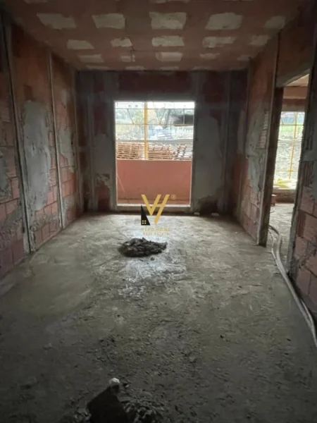 Tirane, shitet apartament 1+1+Ballkon Kati 0, 65 m² 75.000 € (PASKUQAN)