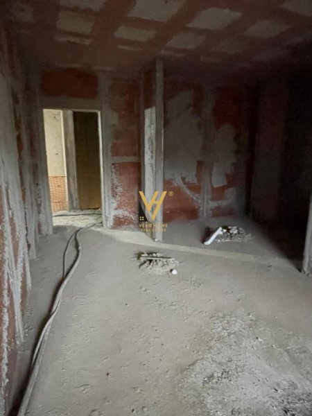 Tirane, shitet apartament 1+1+Ballkon Kati 0, 65 m² 75.000 € (PASKUQAN)