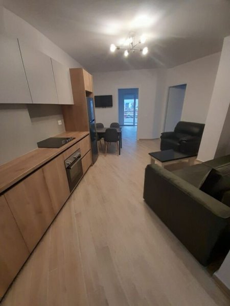 Tirane, jepet me qera apartament 2+1 Kati 2, 90 m² 55.000 Leke (Prane shkolles Qazim Turdiu ne Don Bosko)
