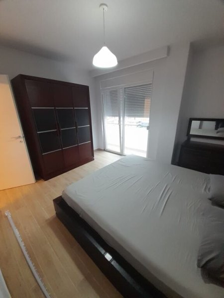 Tirane, jepet me qera apartament 2+1 Kati 2, 90 m² 55.000 Leke (Prane shkolles Qazim Turdiu ne Don Bosko)