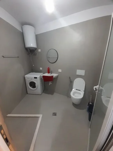 Tirane, jepet me qera apartament 2+1 Kati 2, 90 m² 55.000 Leke (Prane shkolles Qazim Turdiu ne Don Bosko)