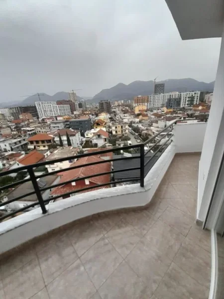 Tirane, jepet me qera apartament 2+1 Kati 2, 90 m² 55.000 Leke (Prane shkolles Qazim Turdiu ne Don Bosko)