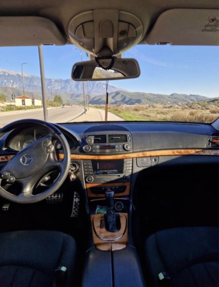 Tirane, shitet Mercedes-Benz EVO me motor 2.2 CDI Nafte, e zeze automatik Kondicioner 4.800 €