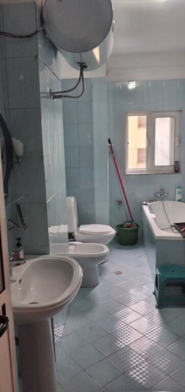 Tirane, jepet me qera apartament 2+1 Kati 2, 100 m² 600 € (Don Bosko prane Hotel Euro)