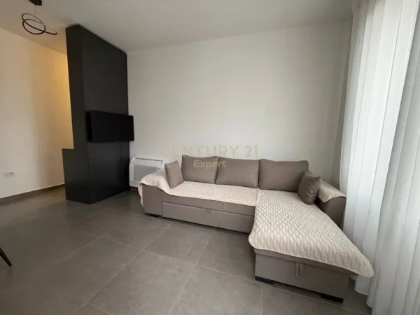 Tirane, shitet apartament 1+1 Kati 6, 65 m² 
