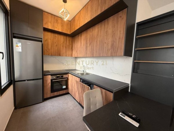 Tirane, shitet apartament 1+1 Kati 6, 65 m² 