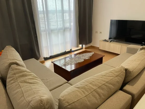 Tirane, jepet me qera apartament 2+1+Ballkon Kati 7, 87 m² 571 € 