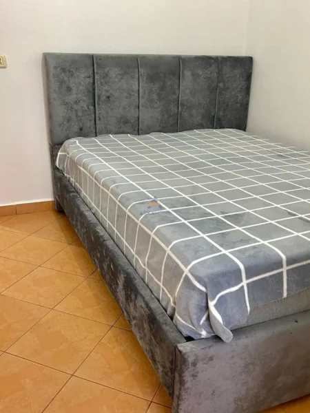 Tirane, jepet me qera apartament 2+1+Ballkon Kati 7, 87 m² 571 € 