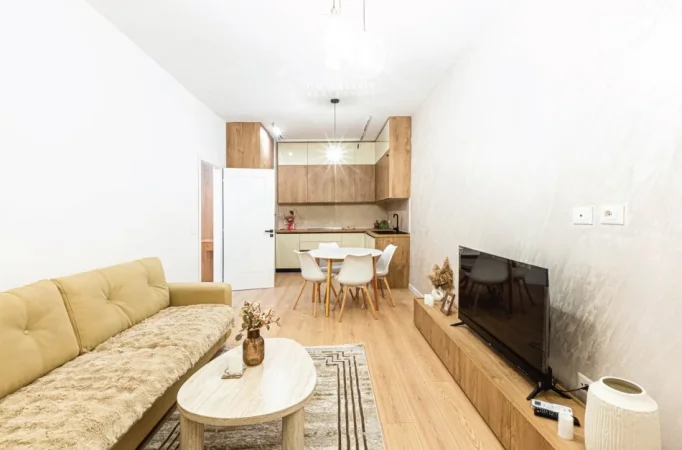 🔥Apartament Hera e Parë me qira: 2+1 & Ballkon || (📍Qendër të Tiranës - Brenda qendrës Galeria)  || 1300€/Muaj 100% E re 🔥