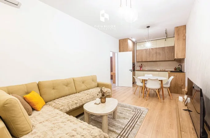 🔥Apartament Hera e Parë me qira: 2+1 & Ballkon || (📍Qendër të Tiranës - Brenda qendrës Galeria)  || 1300€/Muaj 100% E re 🔥