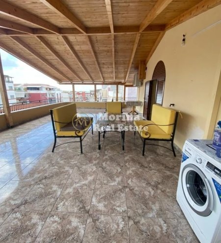 Tirane, jepet me qera apartament 1+1 Kati 3, 120 m² 400 € (Fresku)
