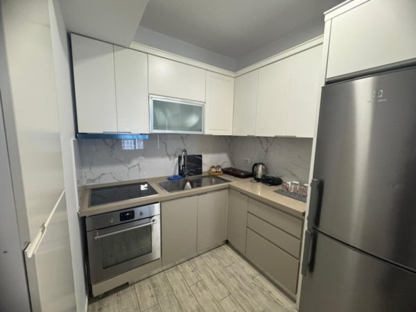Tirane, jepet me qera apartament 1+1+Ballkon Kati 5, 70 m² 500 € (prane Concord - Rruga 5 Maji)
