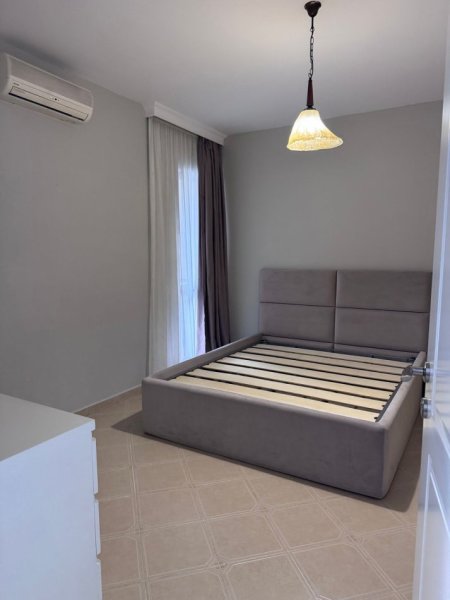 Tirane, jepet me qera apartament 1+1+Ballkon Kati 2, 60 m² 650 € (ISH PARKU)