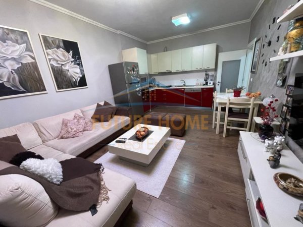 Tirane, shitet apartament 2+1 Kati 6, 93 m² 230.000 € (Report Tv, Kinostudio)