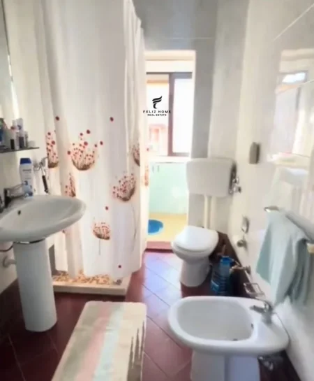 Tirane, shitet apartament 2+1 Kati 4, 75 m² 130.000 € (OXHAKU)