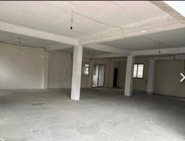 Tirane, jepet me qera magazine , 260 m² 700 € (qtu)