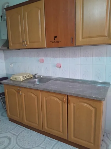 Tirane, jepet me qera apartament 2+1 Kati 2, 110 m² 600 € (MINE PEZA)