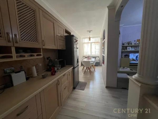 Tirane, jepet me qera apartament 2+1 Kati 8, 85 m² 600 € (Don Bosko bot132298)