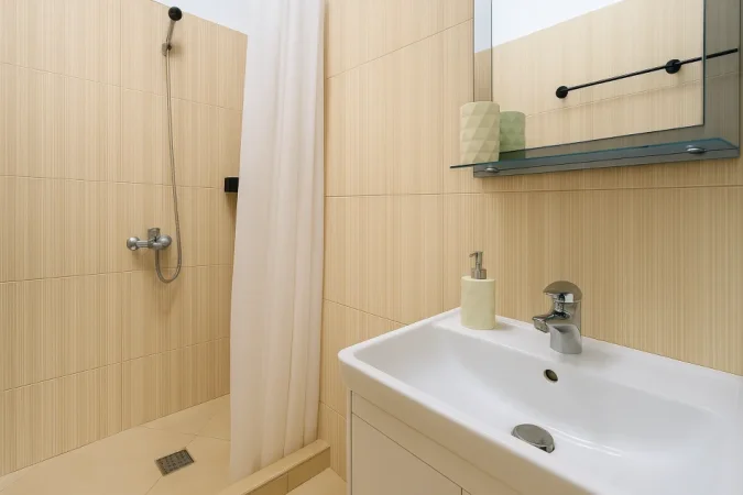 Tirane, jepet me qera apartament 2+1+Aneks+Ballkon Kati 2, 69 m² 640 € (Qënder Tiranë, Muzeu , 15 kateshi.)