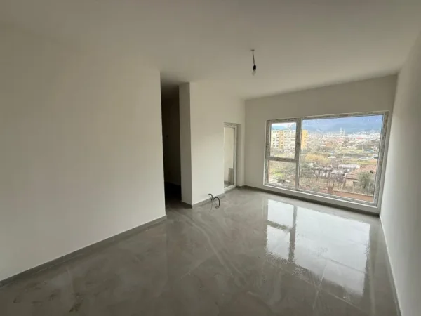 Tirane, shitet apartament 1+1 Kati 3, 150.000 € 