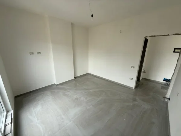 Tirane, shitet apartament 1+1 Kati 3, 150.000 € 