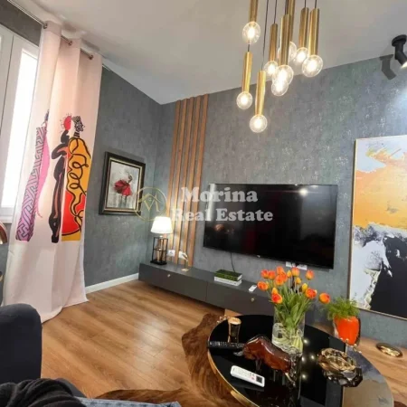 Tirane, jepet me qera apartament 1+1+Ballkon Kati 4, 77 m² 800 € (Mozaiku, Qender)