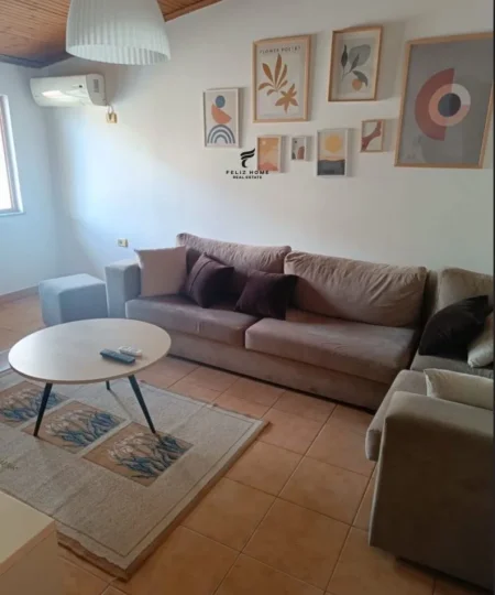 Tirane, jepet me qera apartament 1+1 Kati 4, 60 m² 500 € (BLLOKU)