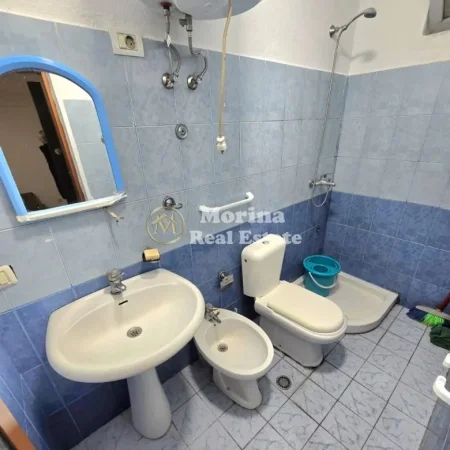 Tirane, jepet me qera apartament 1+1 Kati 2, 58 m² 380 € (Oxhaku)