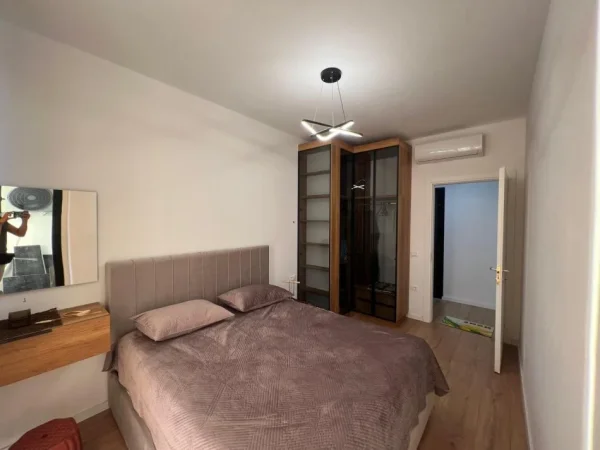 Tirane, jepet me qera apartament 1+1 Kati 3, 