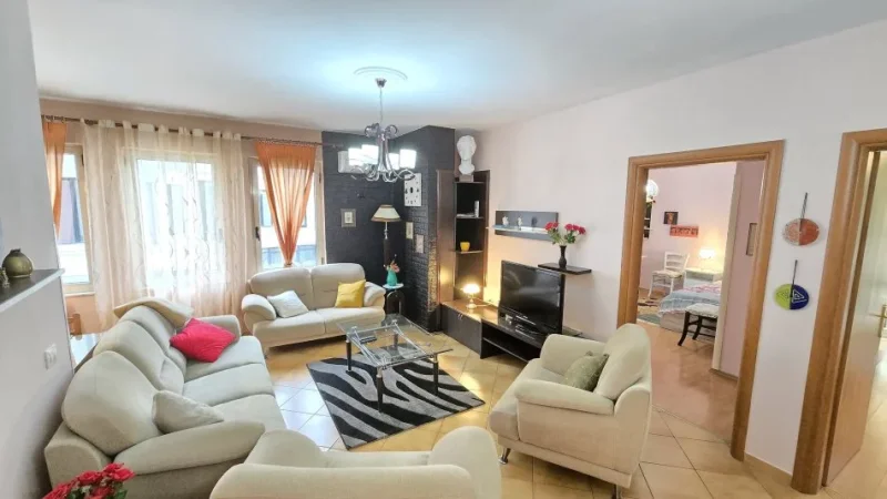 Tirane, jepet me qera apartament 2+1 Kati 3, 100 m² 600 € 