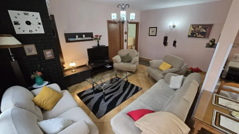 Tirane, jepet me qera apartament 2+1 Kati 3, 100 m² 600 € 