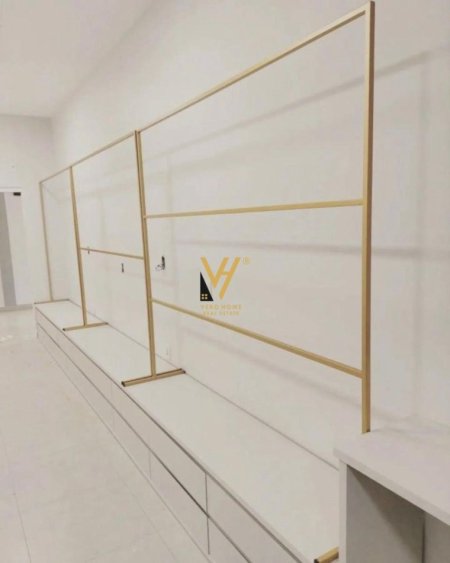 Tirane, jepet me qera dyqan Kati 0, 80 m² 6.300 € (21 DHJETORI)