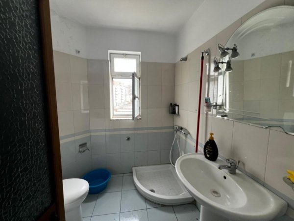 Tirane, jepet me qera apartament 2+1+Ballkon Kati 5, 80 m² 450 € (Rruga: 'Pandi Dardha' Laprake, Tirane)