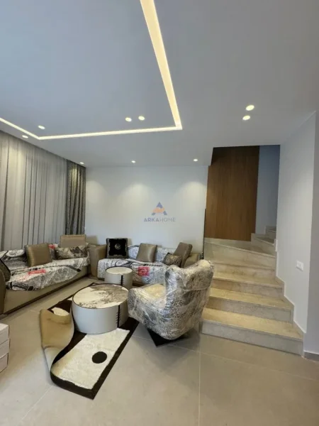 Durres, shitet Vile 2 Katshe Kati 2, 650 m² 420.000 € (GJIRI LALZIT)