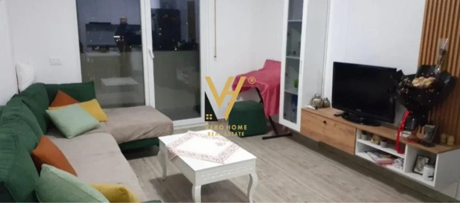 Tirane, jepet me qera apartament 1+1+Ballkon Kati 5, 75 m² 600 € (YZBERISHT)