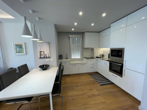 Tirane, shitet apartament 1+1+Aneks+Ballkon Kati 5, 76 m² 250.000 € (vlore , radhime)