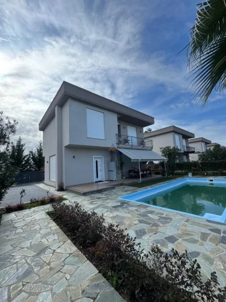 Durres, shitet Vile 2 Katshe Kati 2, 400 m² 420.000 € (GJIRI LALZIT)